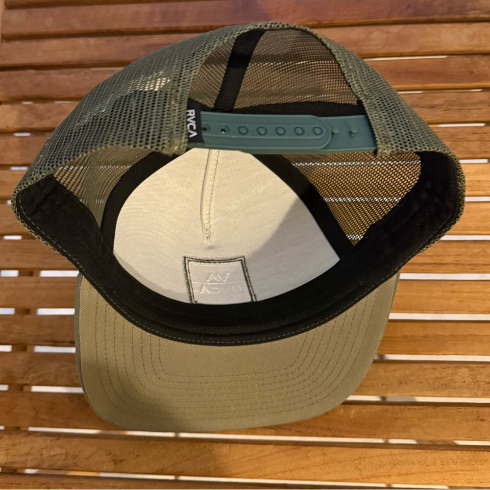 NWOT RVCA Logo Green SnapBack - Picture 4 of 4